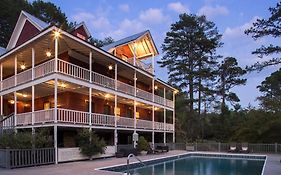 Glen-Ella Springs Hotel & Restaurant